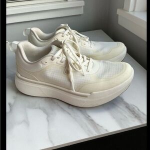 Ahnu Sequence 1 low sneaker Women’s Size 8 White Ripstop cream Nylon Sneakers